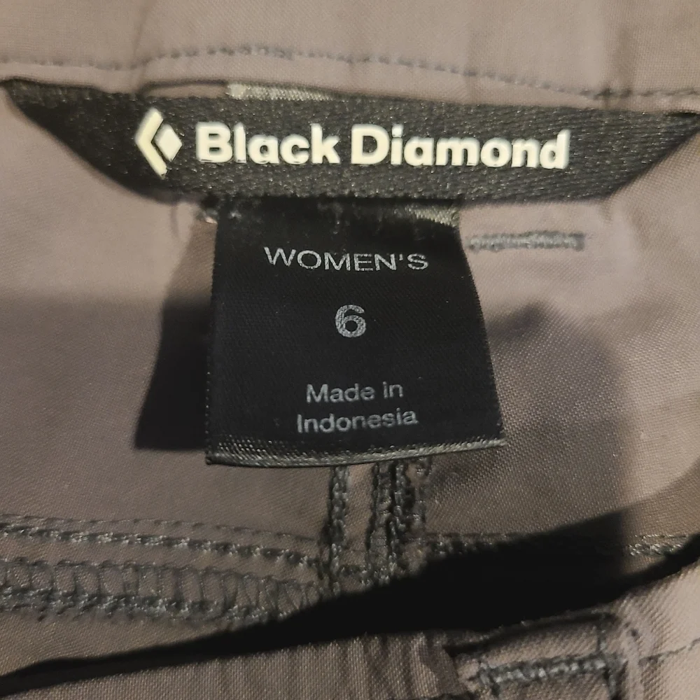 Black Diamond Gray Women's Shorts Size 6